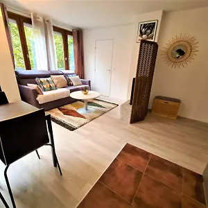 joli-t2-lumineux-et-cosy-au-centre-dannecy.hotels-rhonealpes.com/