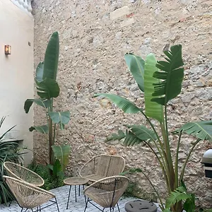 villa-les-fougeres-1p-jardin-parking.fr-provencehotel.com/
